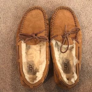 UGG Women’s Dakota Slipper- size 7